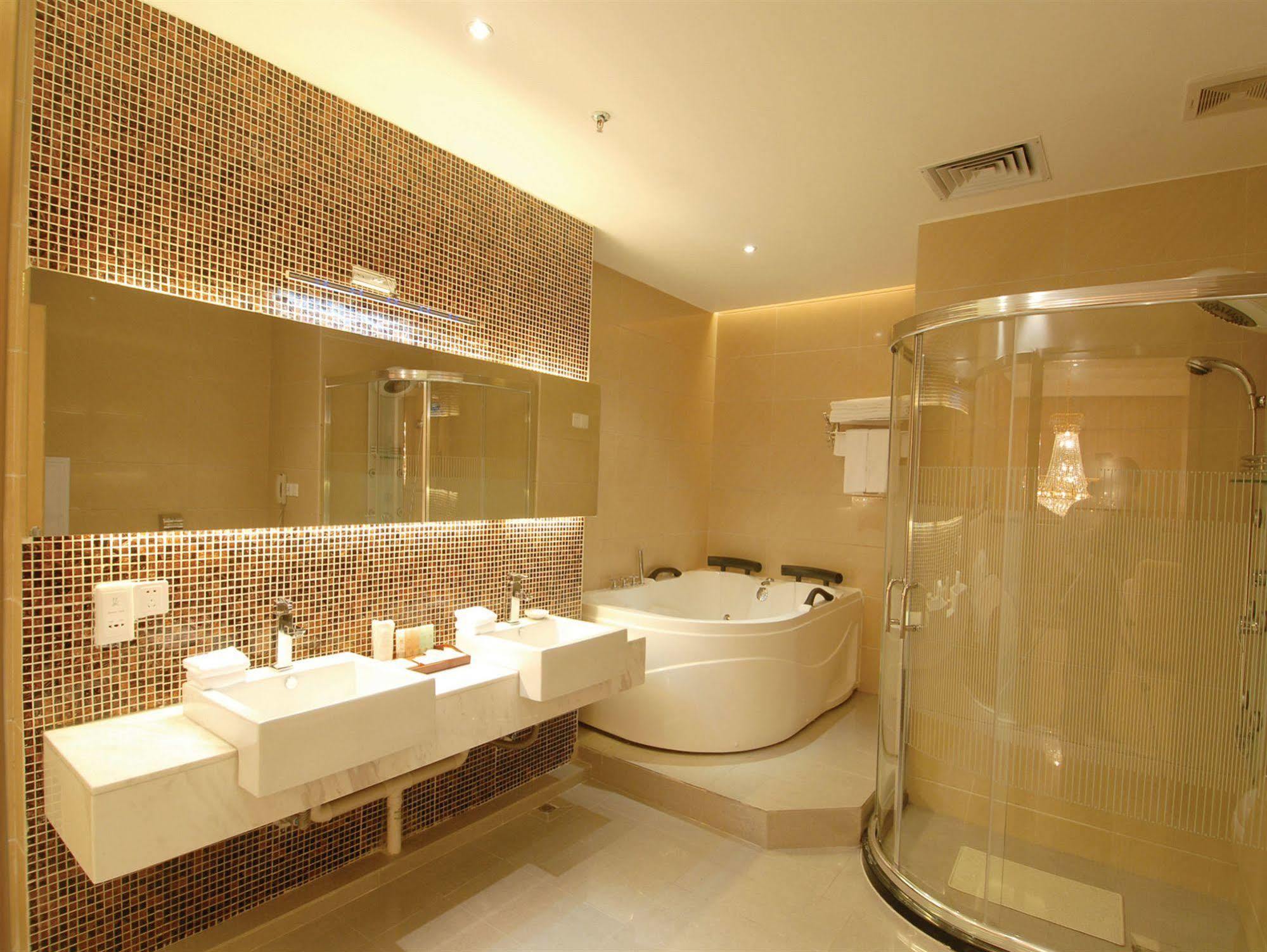 גואנגג'ואו Jian Li Harmony Hotel מראה חיצוני תמונה